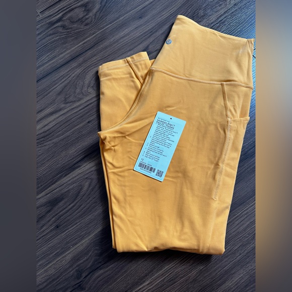Lululemon align high-rise pant with pocket 25” - Picture 4 of 8